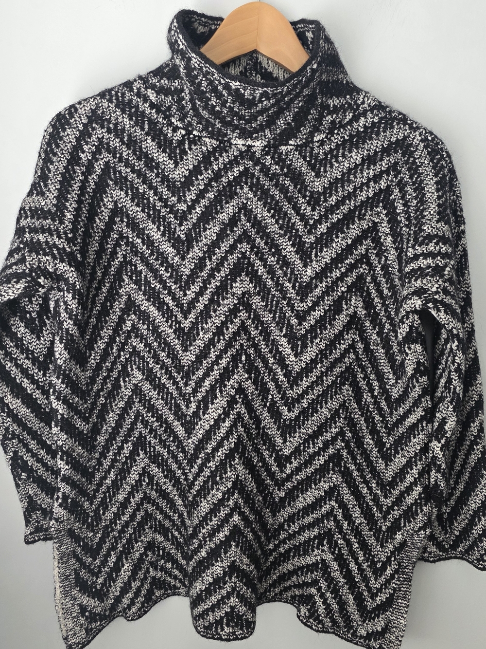 Title: Eileen Fisher Black White Chevron Baby Alpaca Cotton Turtleneck Sweater S